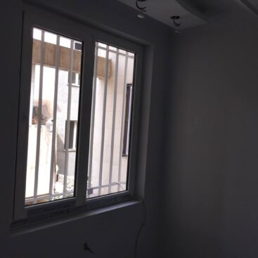 نمونه کار تعویض پنجره قدیمی با پنجره دوجداره UPVC در پونک
